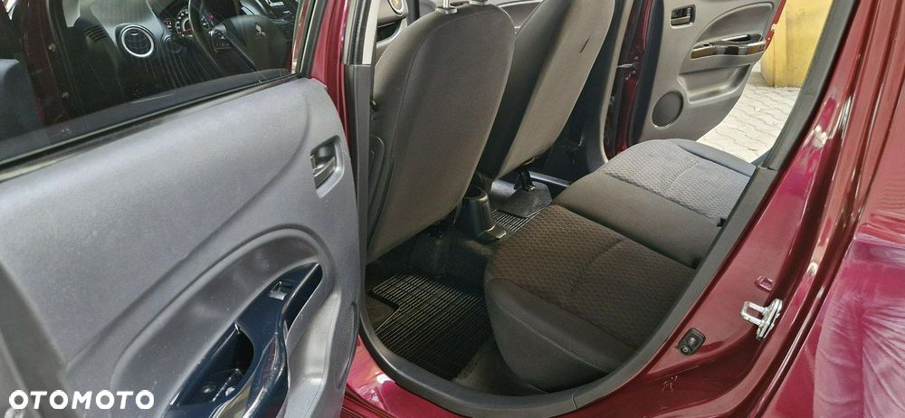 Mitsubishi Space Star - 10