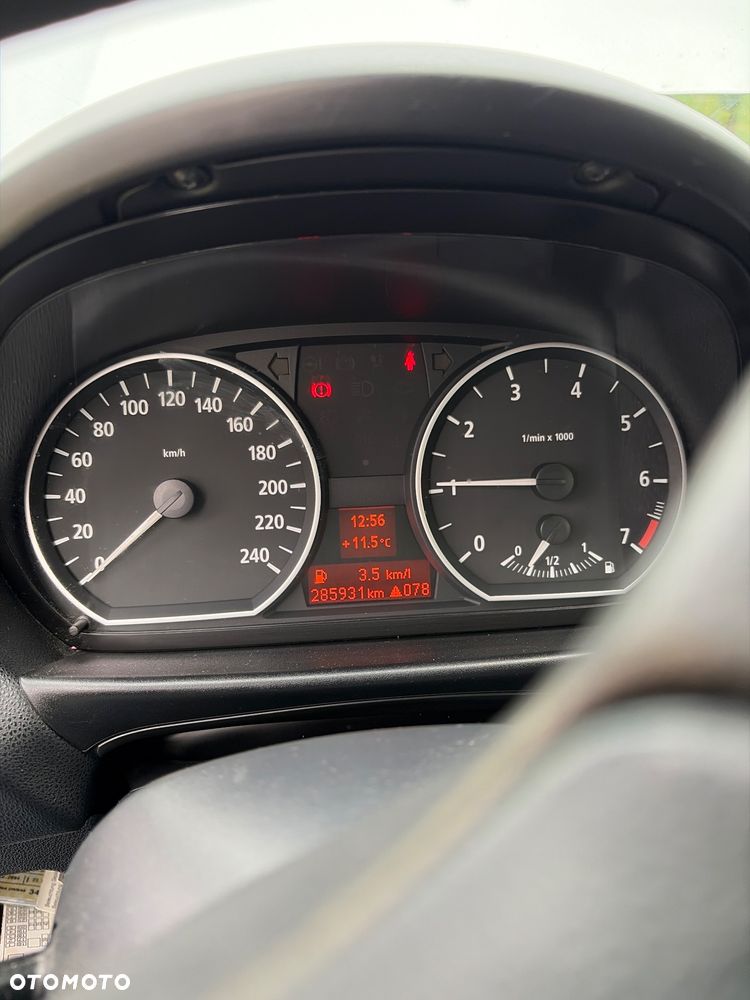 BMW Seria 1 116I 2004 photo 3