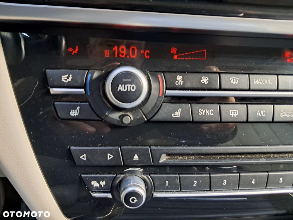BMW X5 xDrive40d - 14