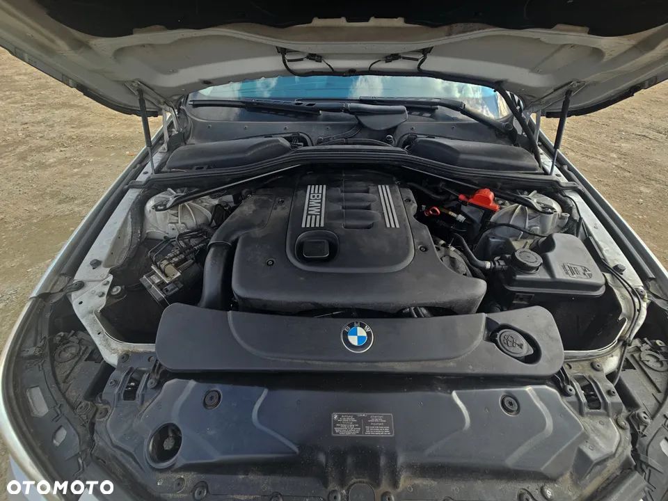 BMW Seria 5 520d - 29