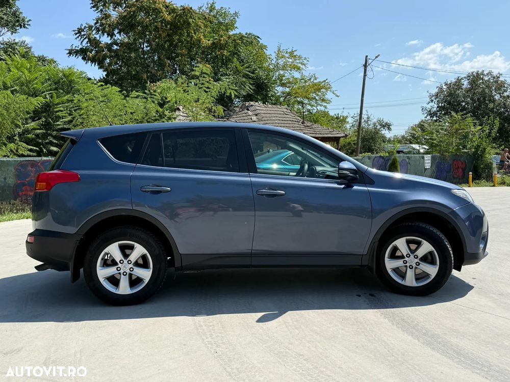 Toyota RAV4 2.2 D-4D 4WD Luxury - 11