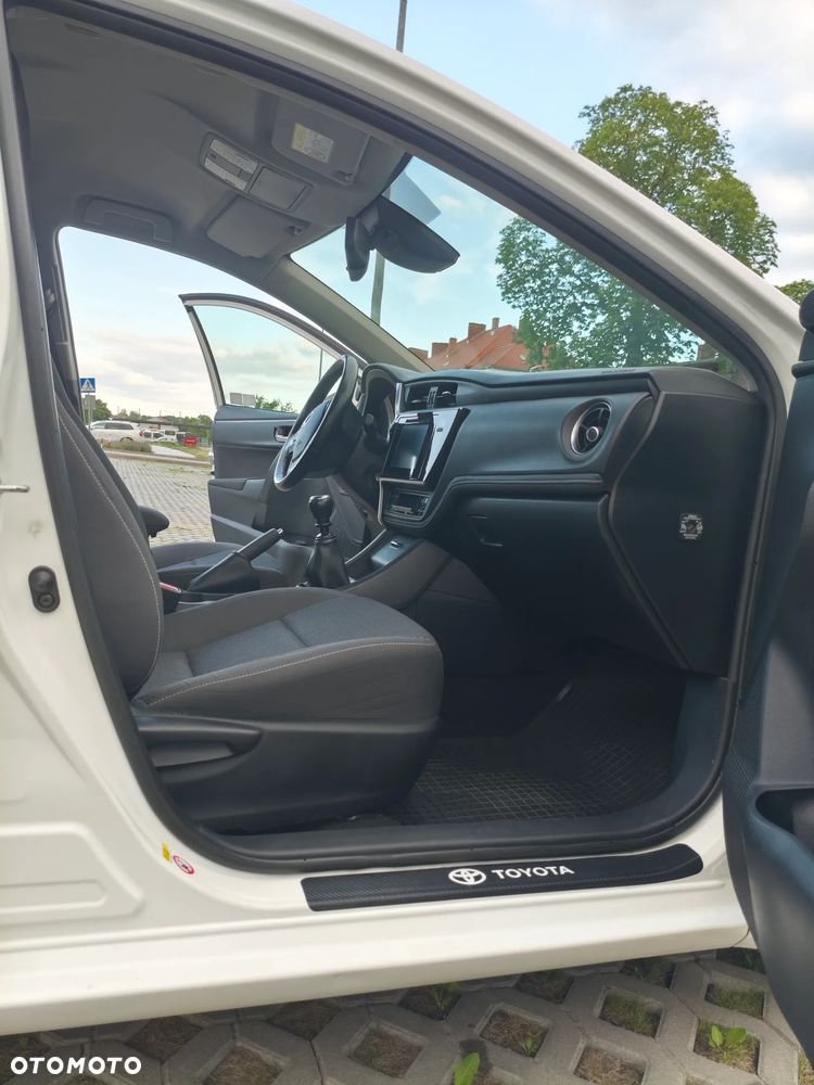 Toyota Corolla 1.4 D-4D Comfort - 13