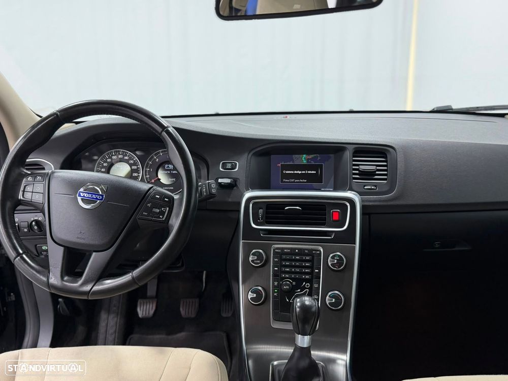 Volvo V60 1.6 D2 Drive Momentum Start/Stop - 8