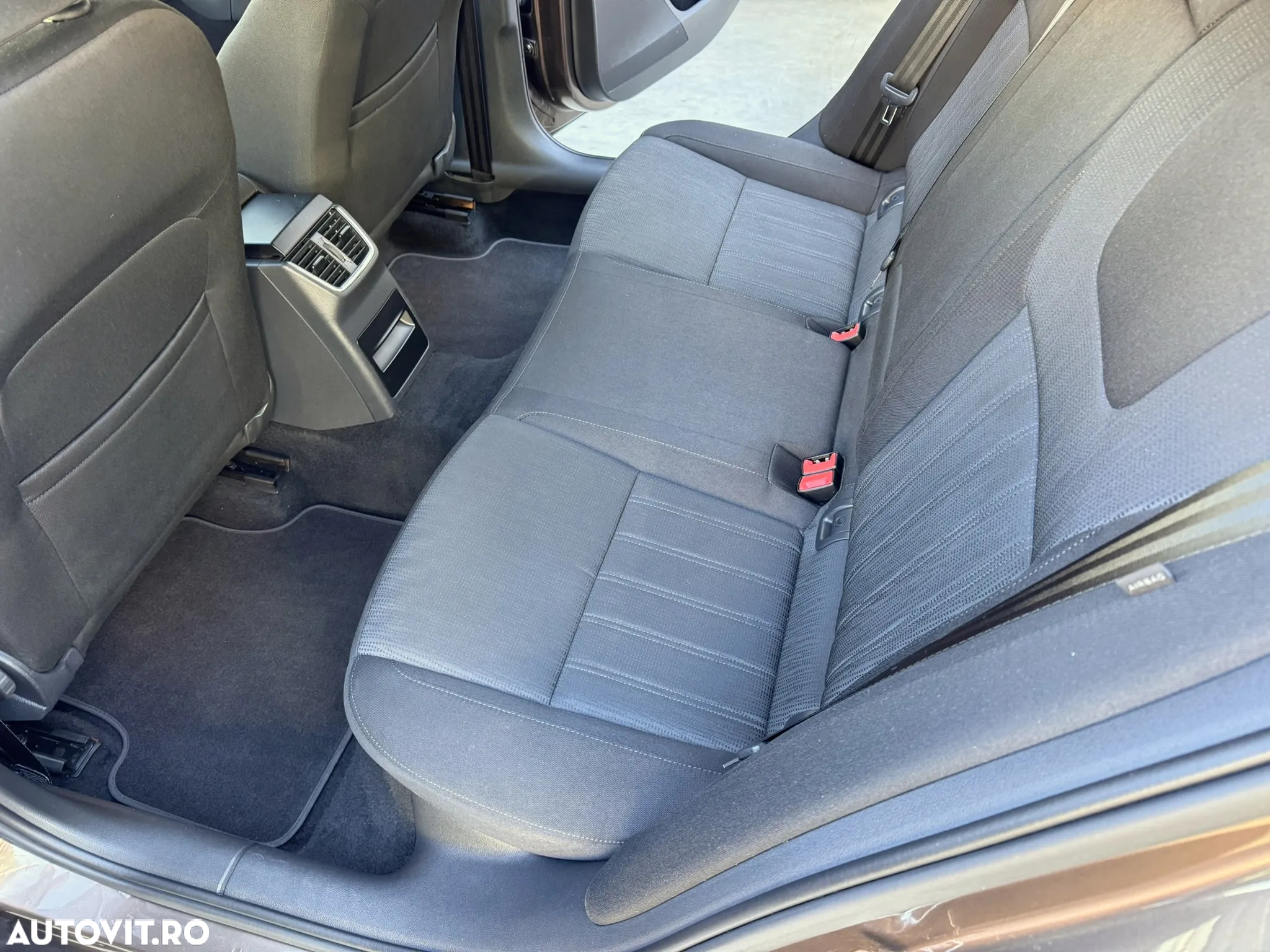 Skoda Octavia 1.6 TDI DSG Ambition - 11