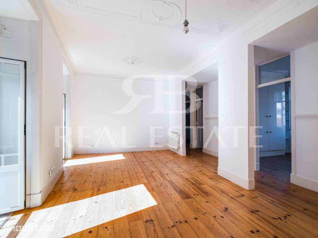 T2+1 com VARANDA no PRINCIPE REAL - coração de Lisboa - Grande imagem: 3/27