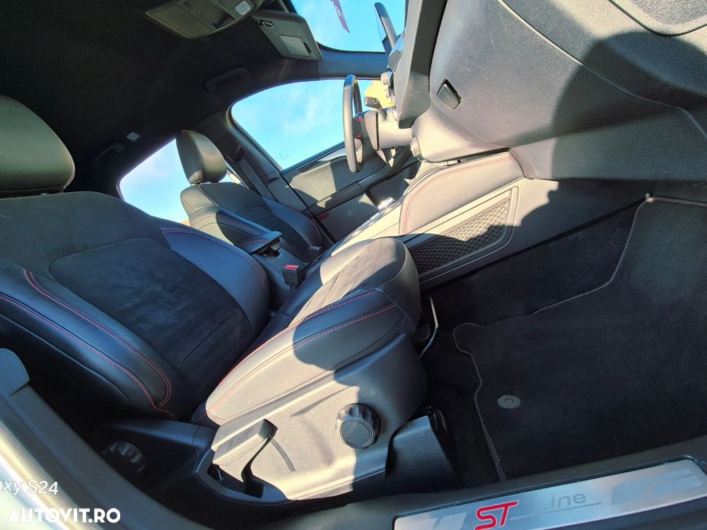 Ford Kuga 2.5 Duratec PHEV ST-LINE X - 18