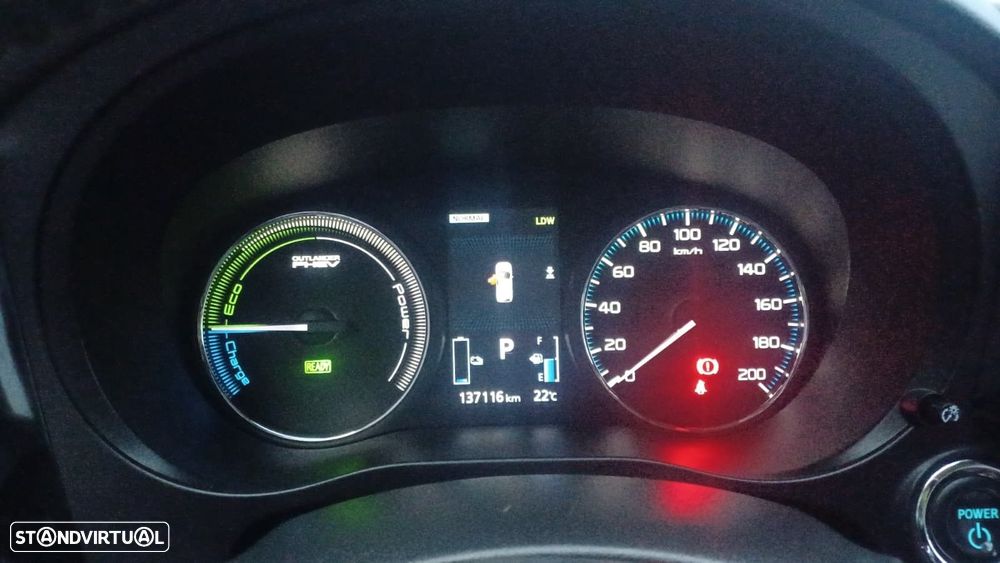 Mitsubishi Outlander - 14