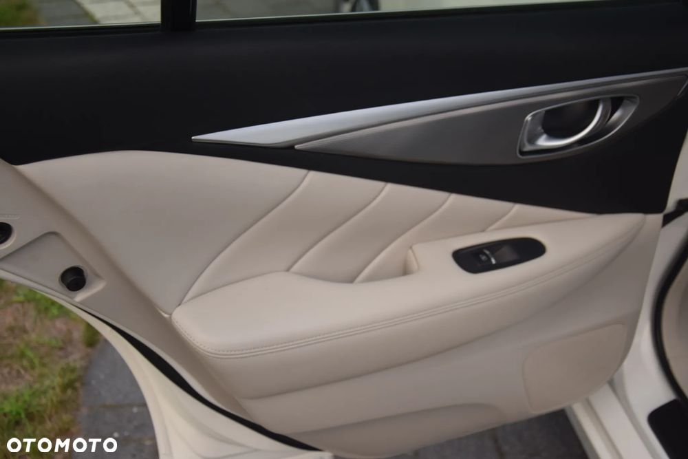 Infiniti Q50 Q50S Hybrid AWD Sport Tech - 37