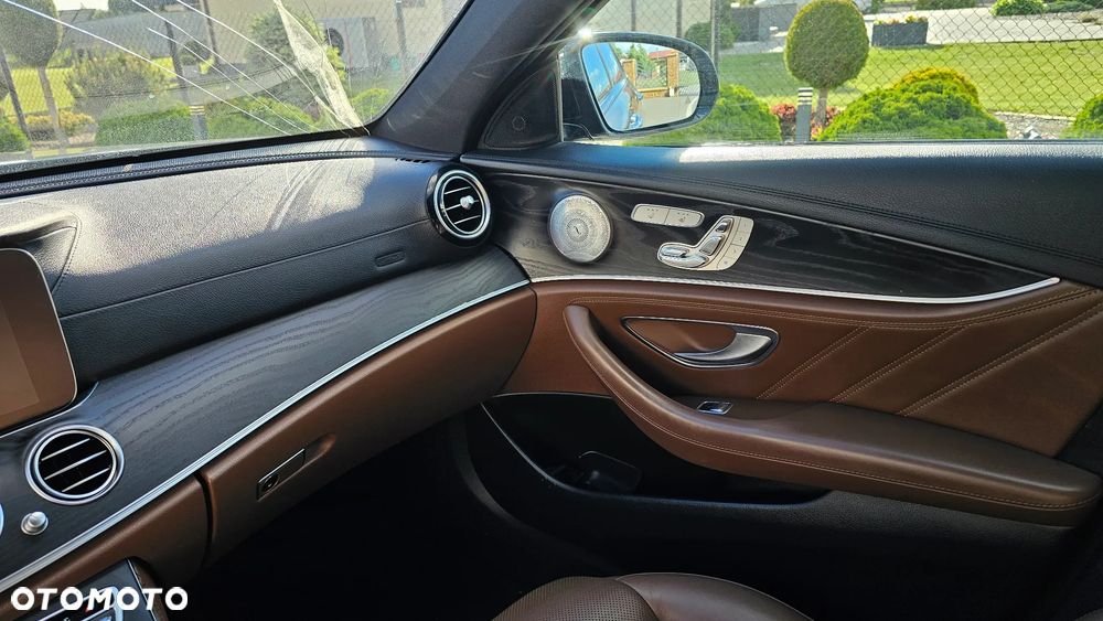 Mercedes-Benz Klasa E - 21