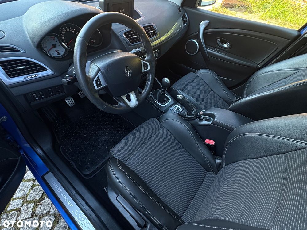 Renault Megane TCe 180 GT - 22