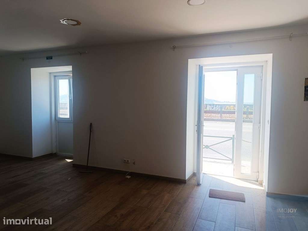 Loja Remodelada no Dafundo em Oeiras - Grande imagem: 5/34