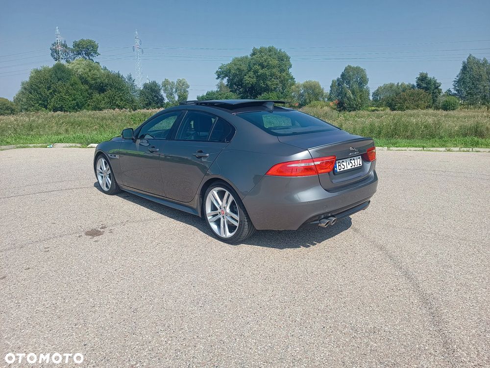 Jaguar XE 20d R-Sport - 4