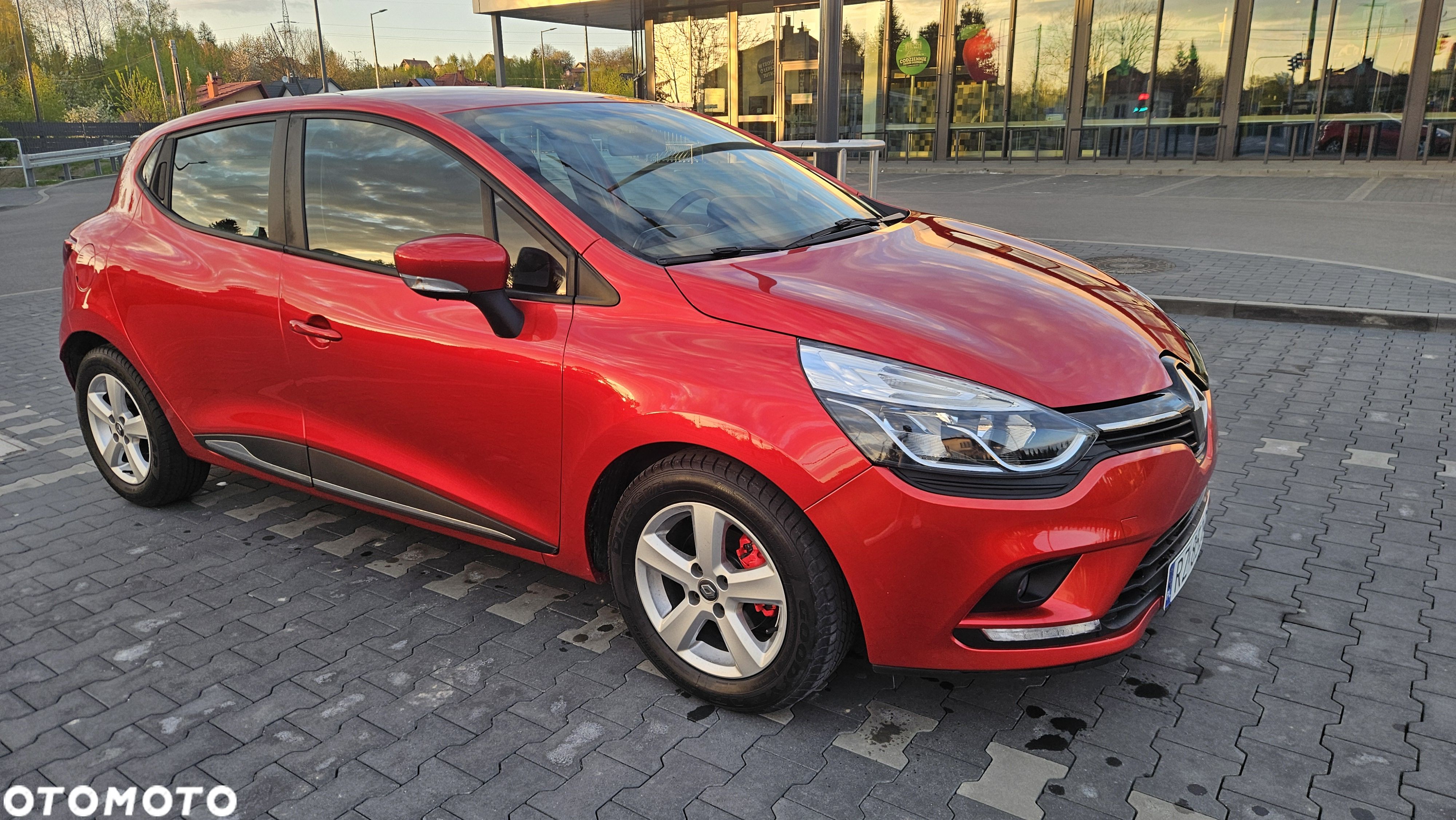Renault Clio 1.2 16V 75 Life - 1