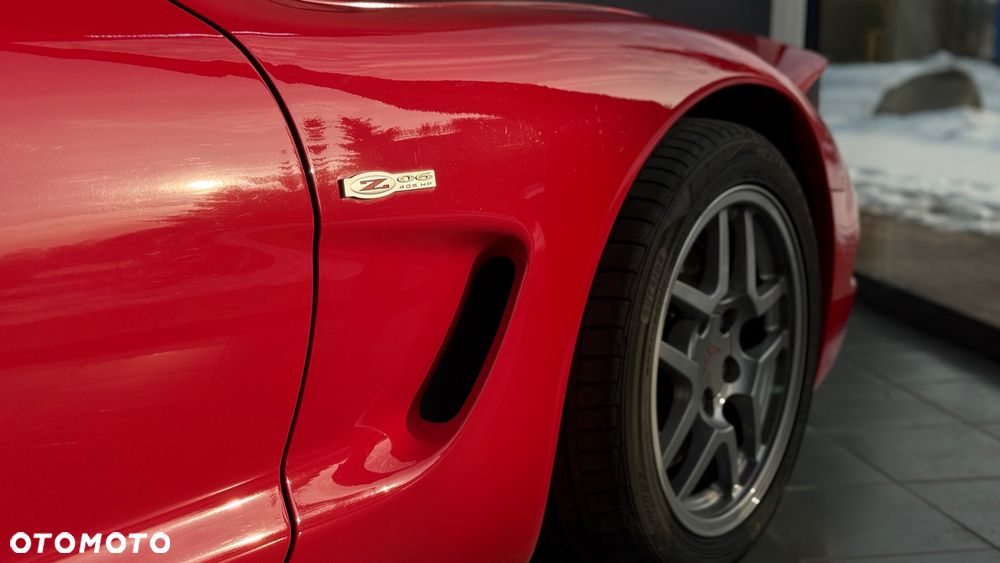 Chevrolet Corvette - 10