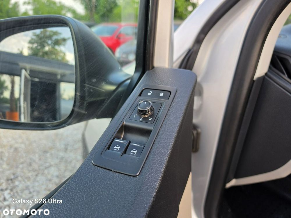 Volkswagen Transporter - 28