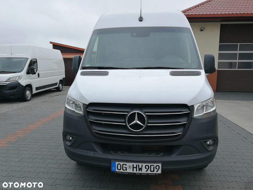 Mercedes-Benz Sprinter 319 - 3