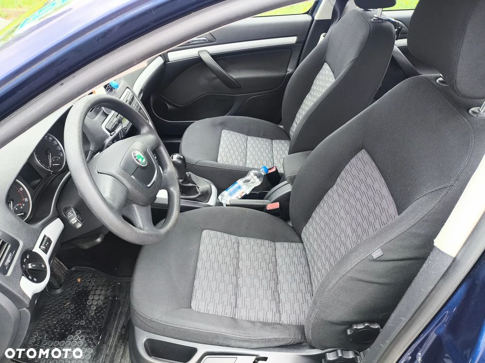 Skoda Octavia 1.6 Ambition - 11