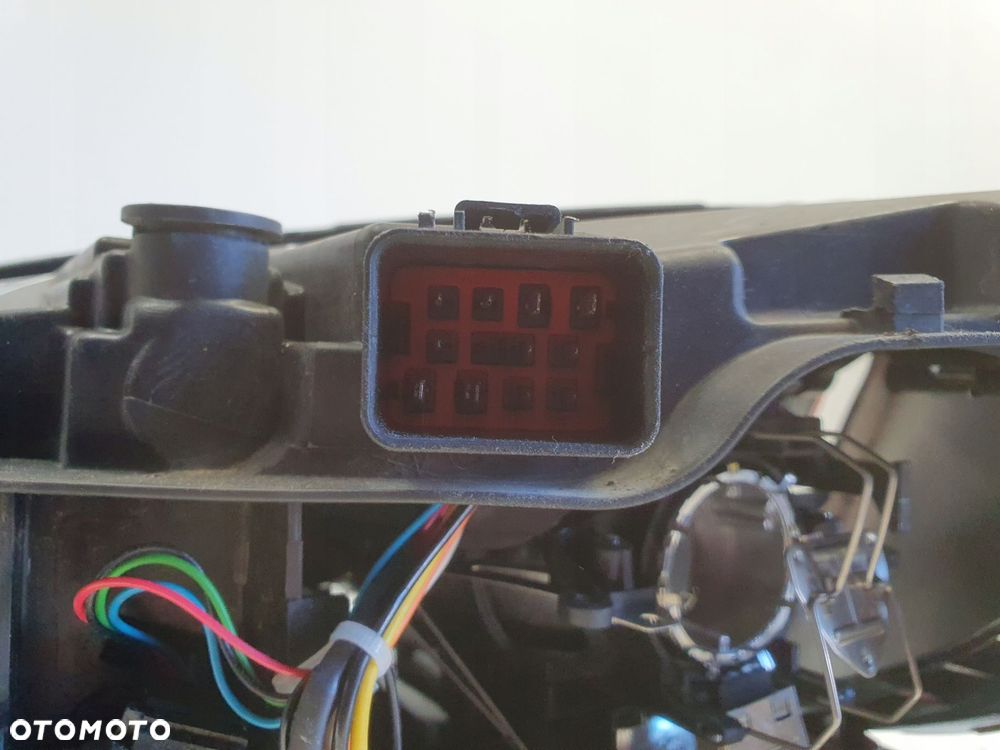PRZEDNIA LAMPA PRAWA PRZEDNI REFLEKTOR Volvo V70 III XC70 XENON 31214348 - 9