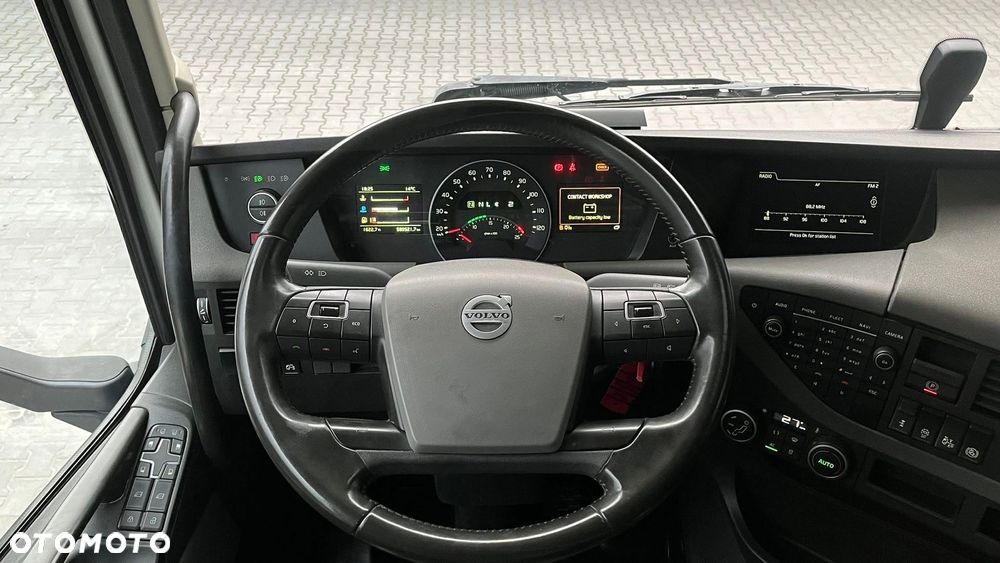 Volvo FH 500 l SPROWADZONY | KSENON l LODÓWKA l DUŻE ZBIORNIKI - 22