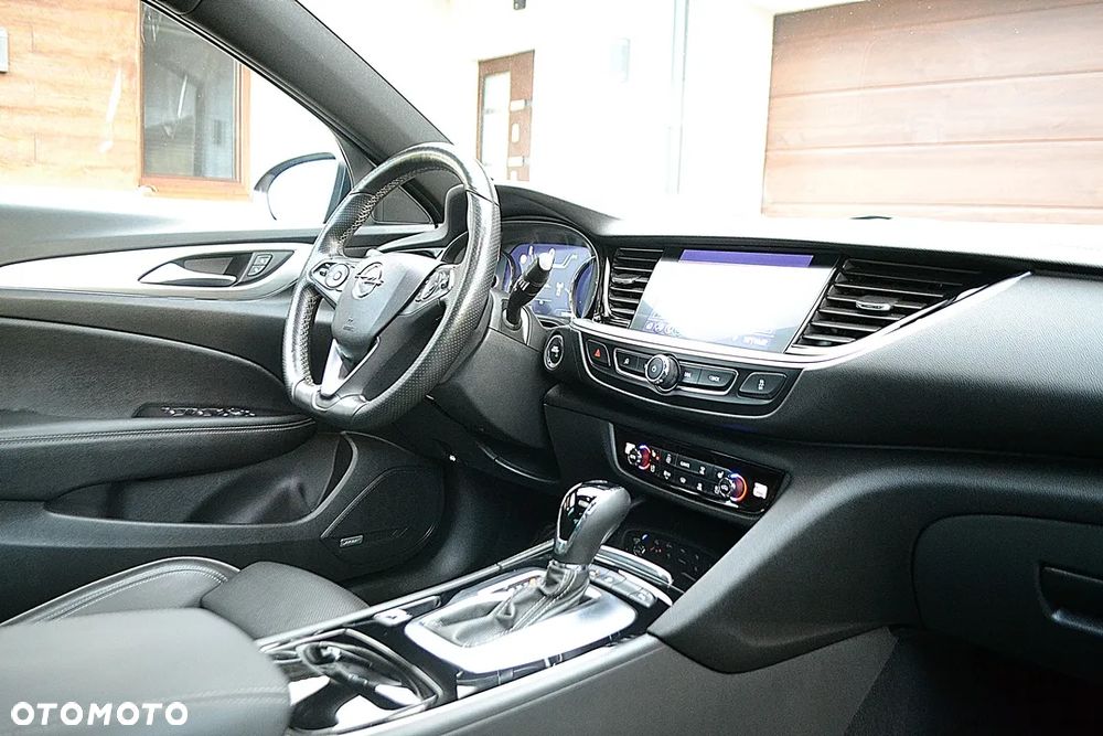 Opel Insignia 2.0 T 4x4 GSi S&S - 25