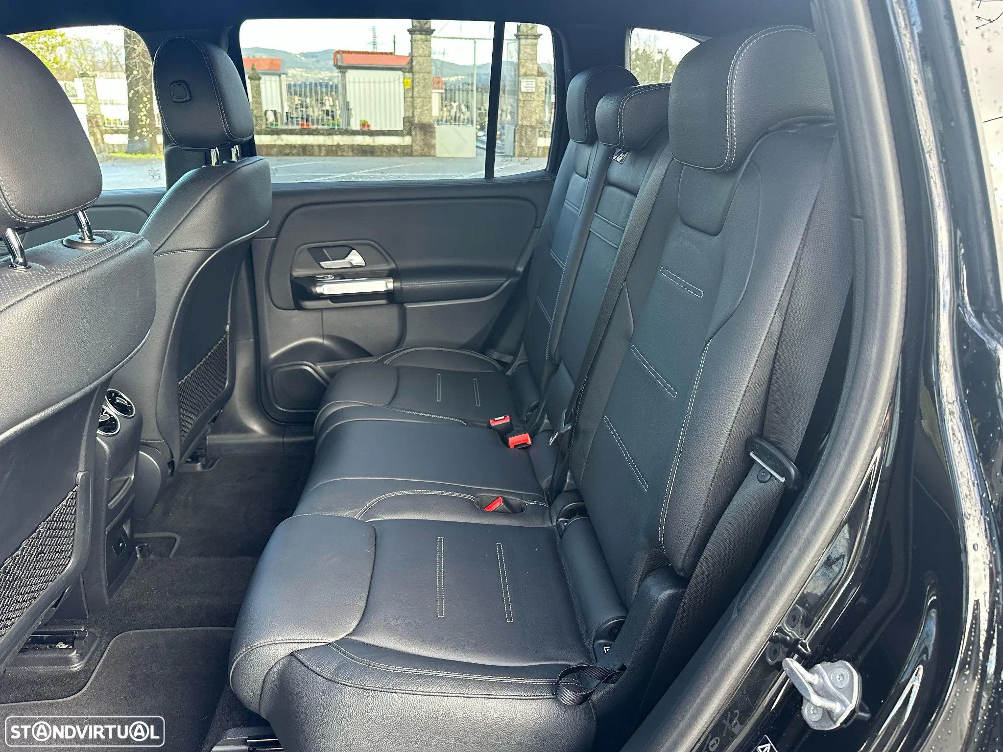 Mercedes-Benz EQB 350 4Matic AMG Line - 28