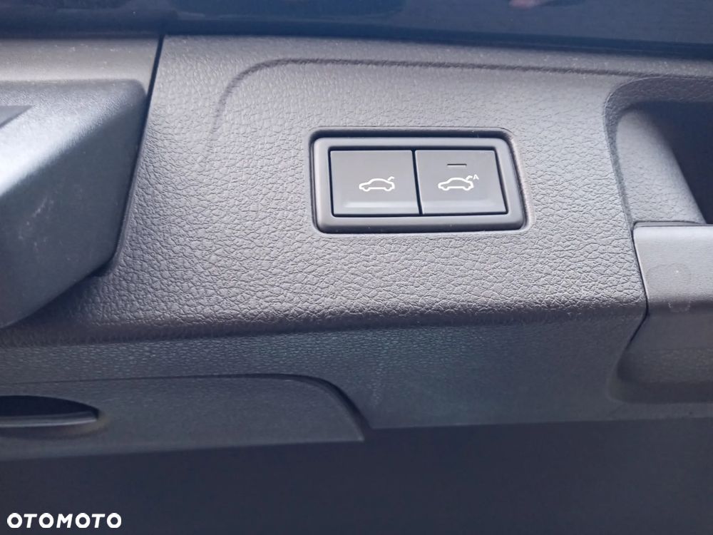 Volkswagen Passat 2.0 TSI Business DSG - 32