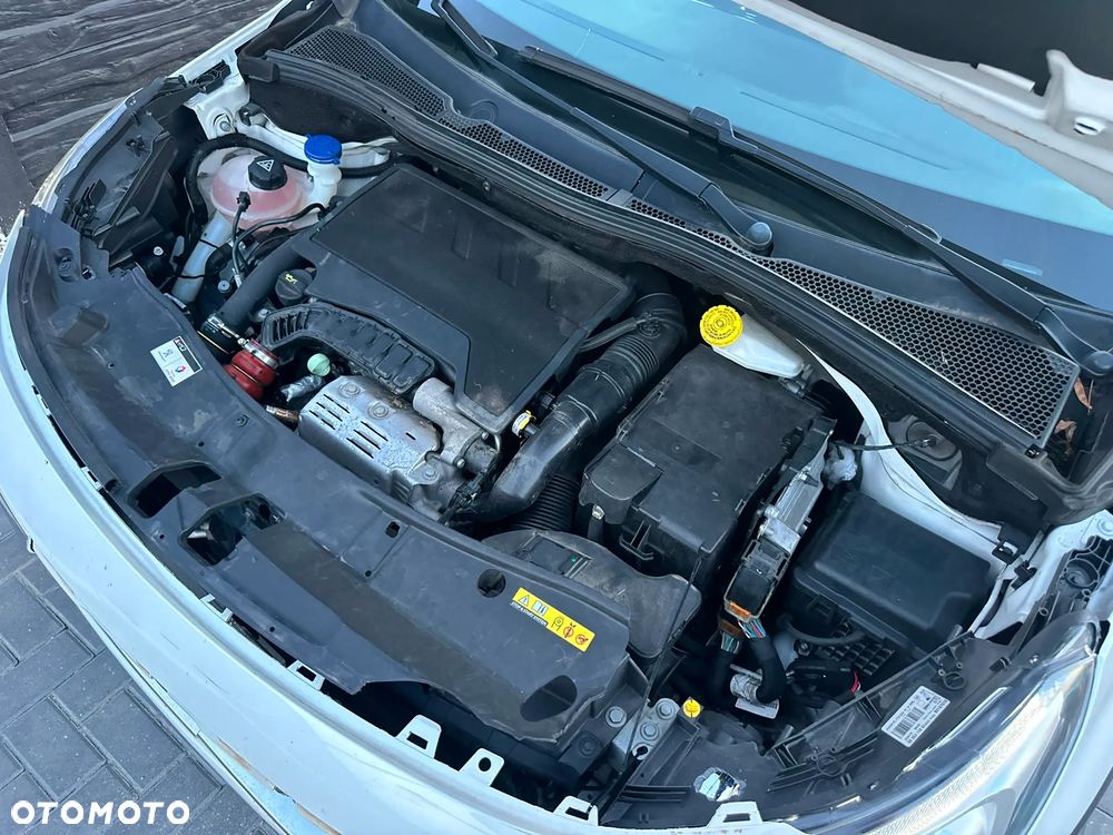 Peugeot 2008 PureTech 110 Stop&Start EAT6 Allure - 29
