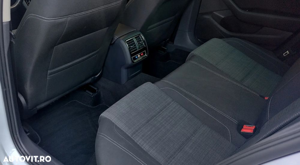 Volkswagen Passat 2.0 TDI SCR DSG Business - 8