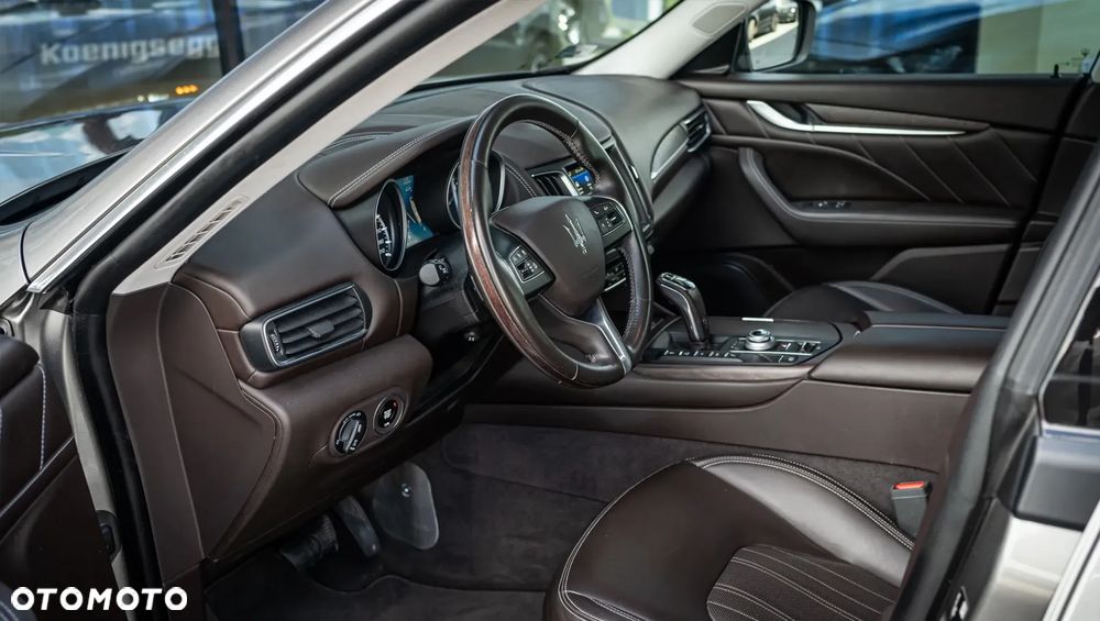 Maserati Levante Granlusso - 11
