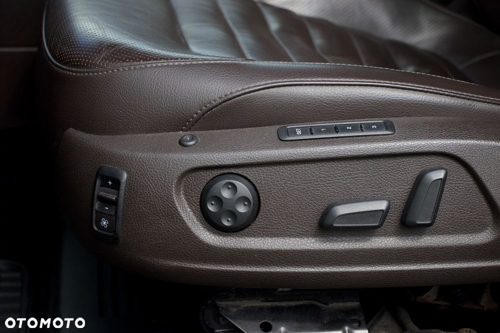 Volkswagen Passat Variant 2.0 TDI DSG BlueMotion Technology Exclusive - 14