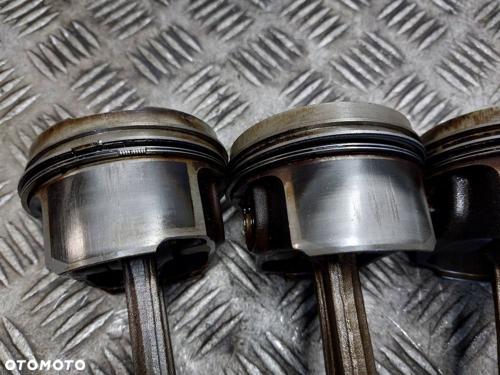 TŁOK + KORBOWÓD KOMPLET 4 SZT VOLKSWAGEN PASSAT B5 1.8 T AEB - 8