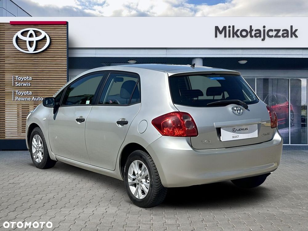 Toyota Auris 1.6 Terra - 4