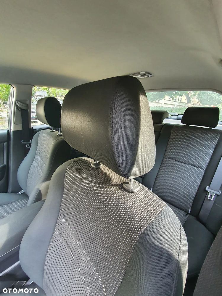 Toyota Avensis 2.0 VVT-i Sol - 14
