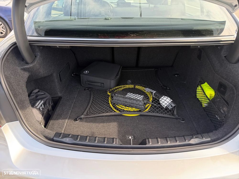 BMW 330 e iPerformance Pack M - 10