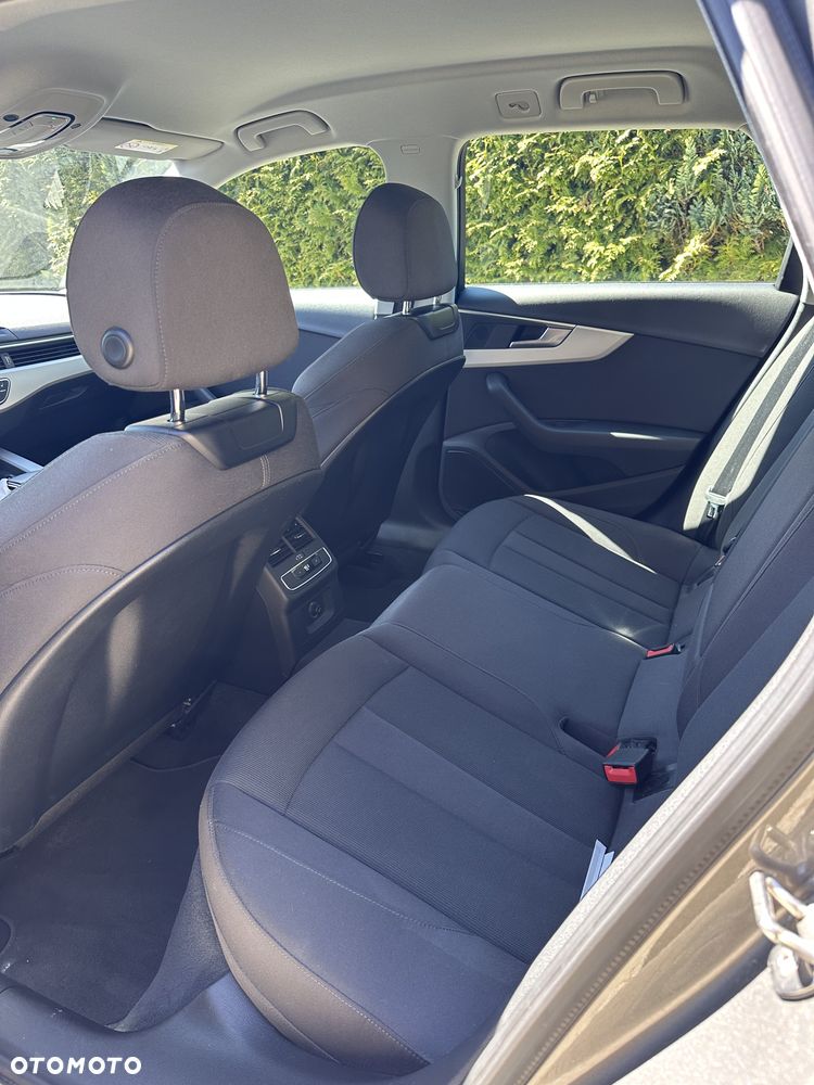 Audi A4 Avant 40 TFSI S tronic - 19