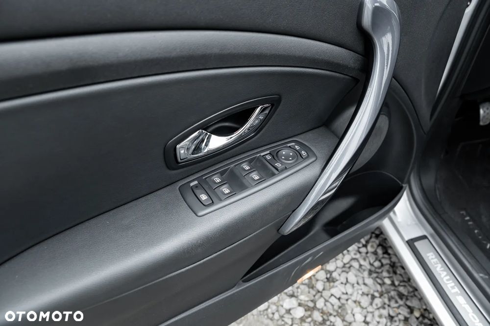Renault Megane TCe 220 Start & Stop GTline 220 - 19