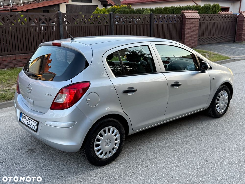 Opel Corsa 1.2 16V Essentia - 10