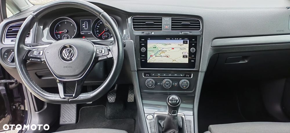 Volkswagen Golf - 8
