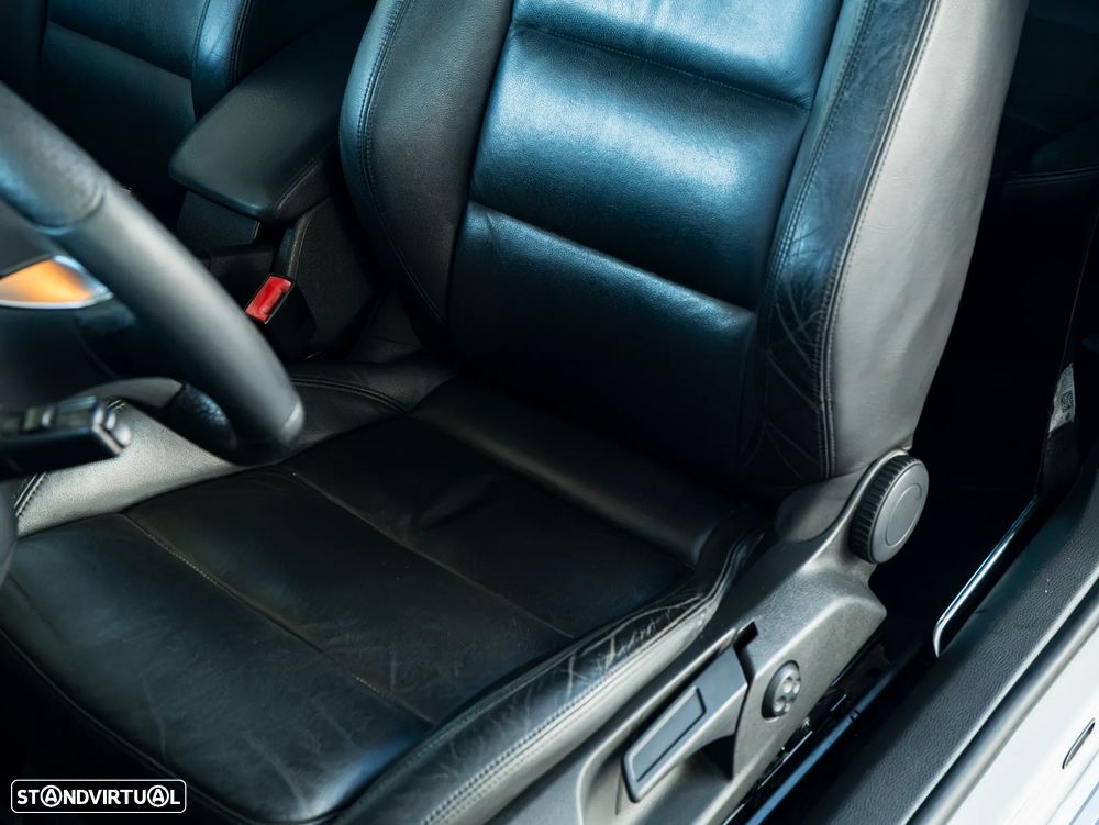 VW Golf 1.6 TDi Highline - 13