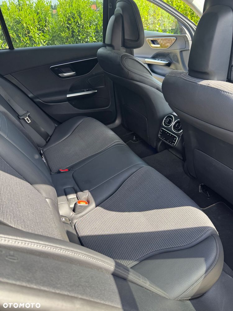 Mercedes-Benz Klasa C 220 d 4Matic 9G-TRONIC Avantgarde - 17