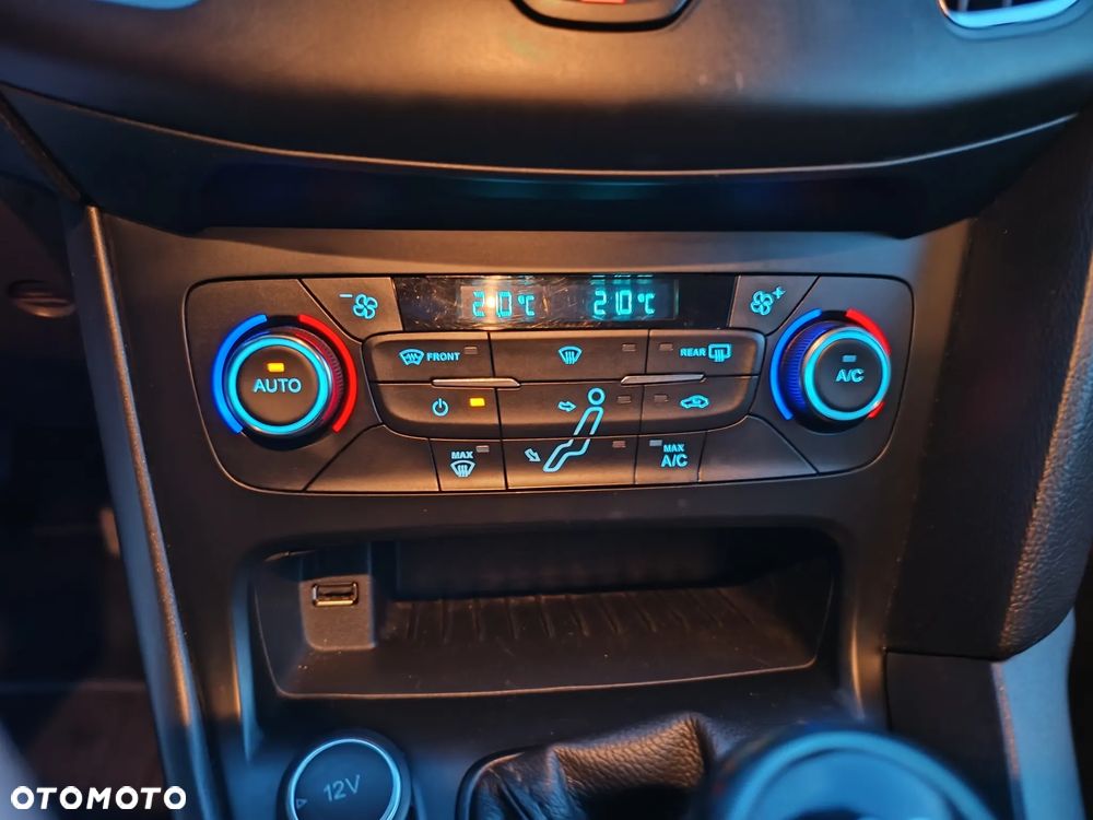 Ford Focus 1.0 EcoBoost 99g Trend - 13