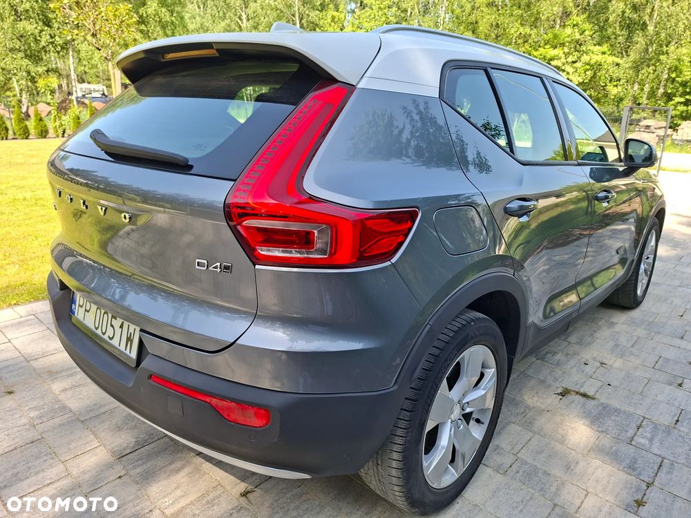 Volvo XC 40 D4 AWD Geartronic Momentum - 4
