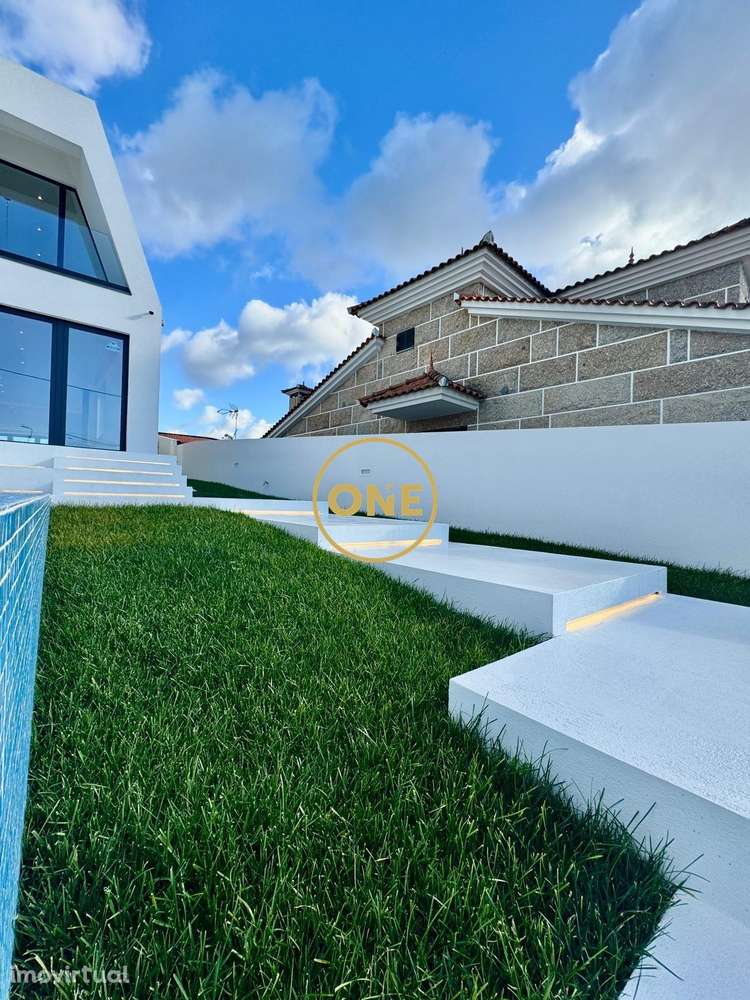 Moradia NOVA T3+1 | 330 m2 | Piscina | PRAIA | Francelos - Grande imagem: 4/52