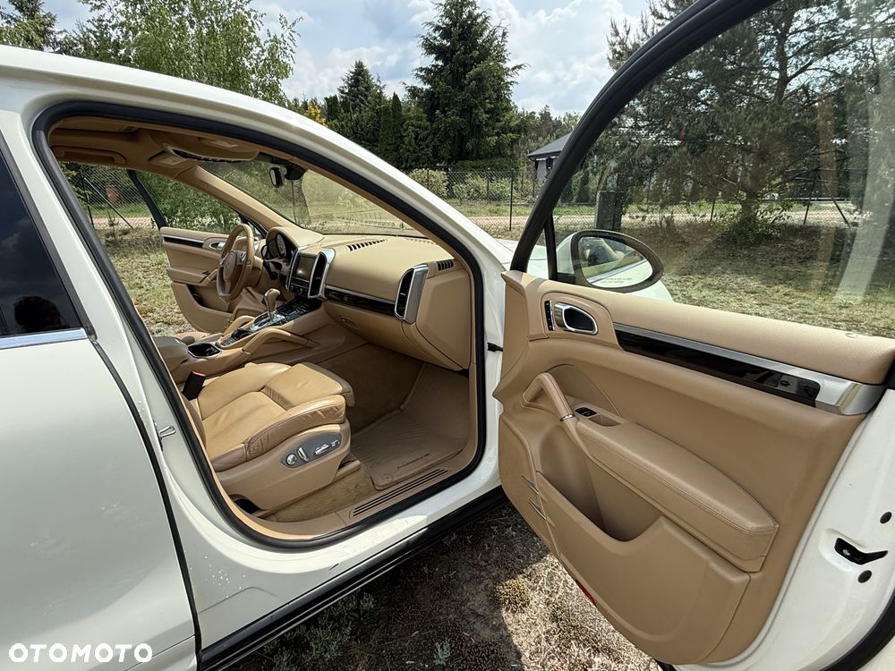 Porsche Cayenne - 16