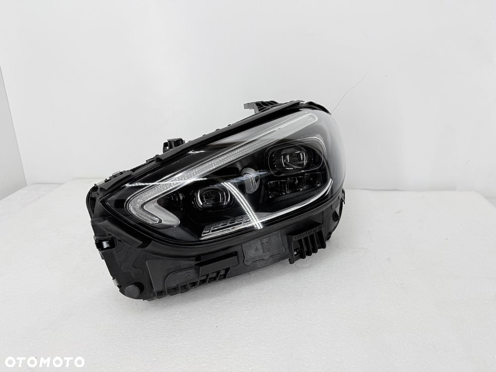 Lampa lewa przednia C klasa A206 W206 DIGITAL - 1
