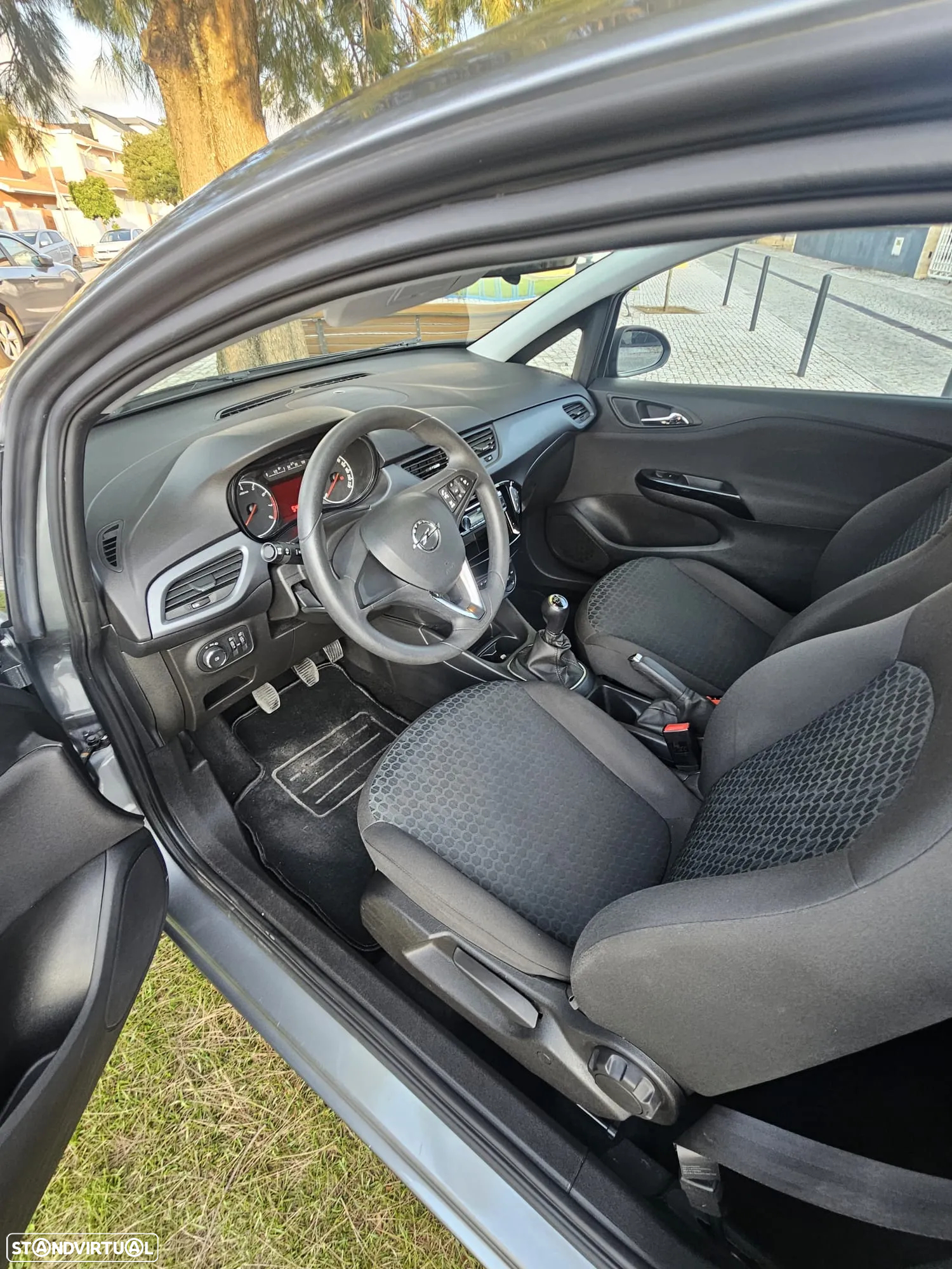 Opel Corsa 1.2 120 Anos - 3