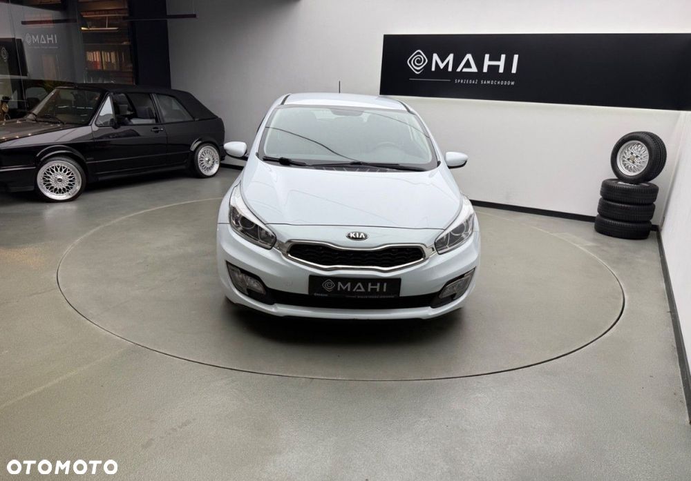 Kia Ceed - 11