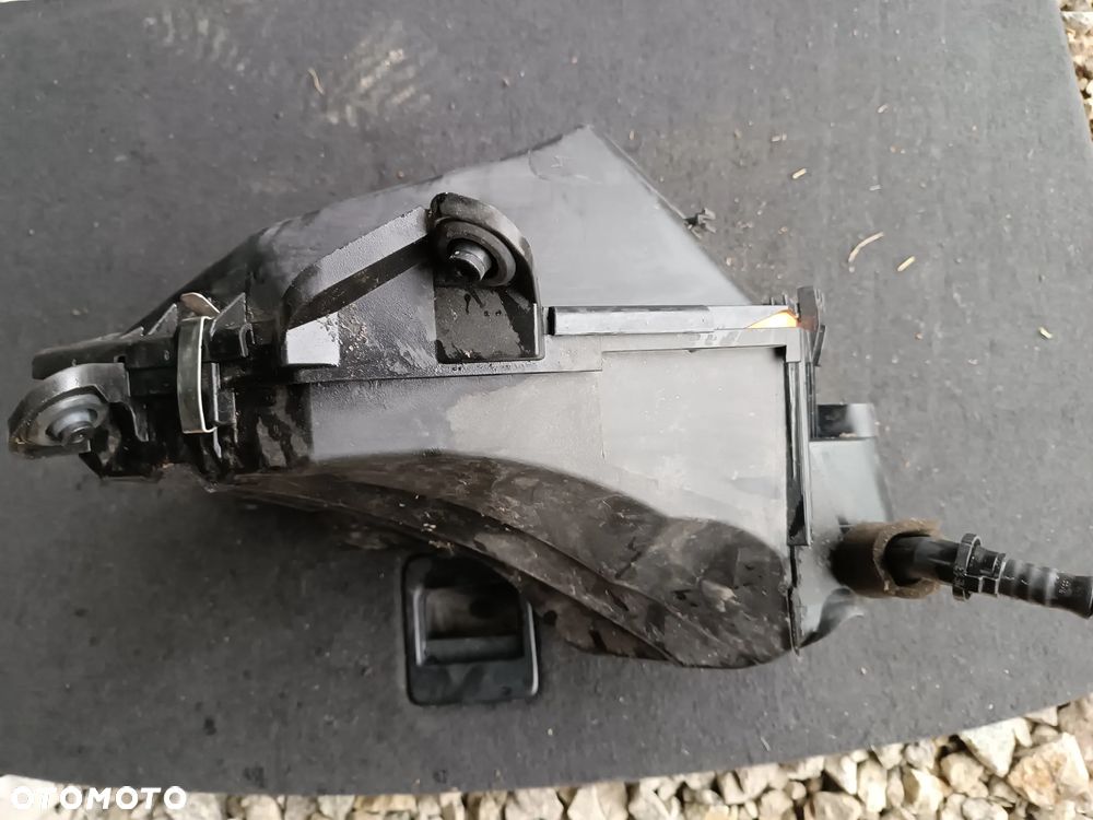 FILTR POWIETRZA OBUDOWA BMW X1 E84 2.0D - 4