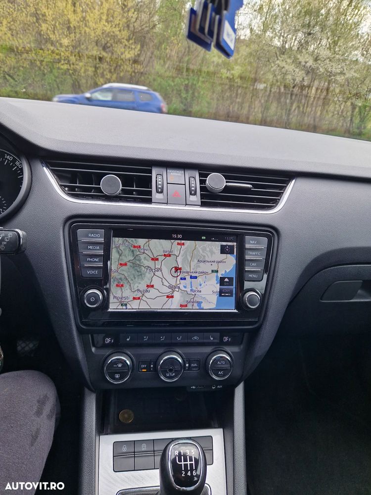 Skoda Octavia 2.0 TDI ELEGANCE - 5