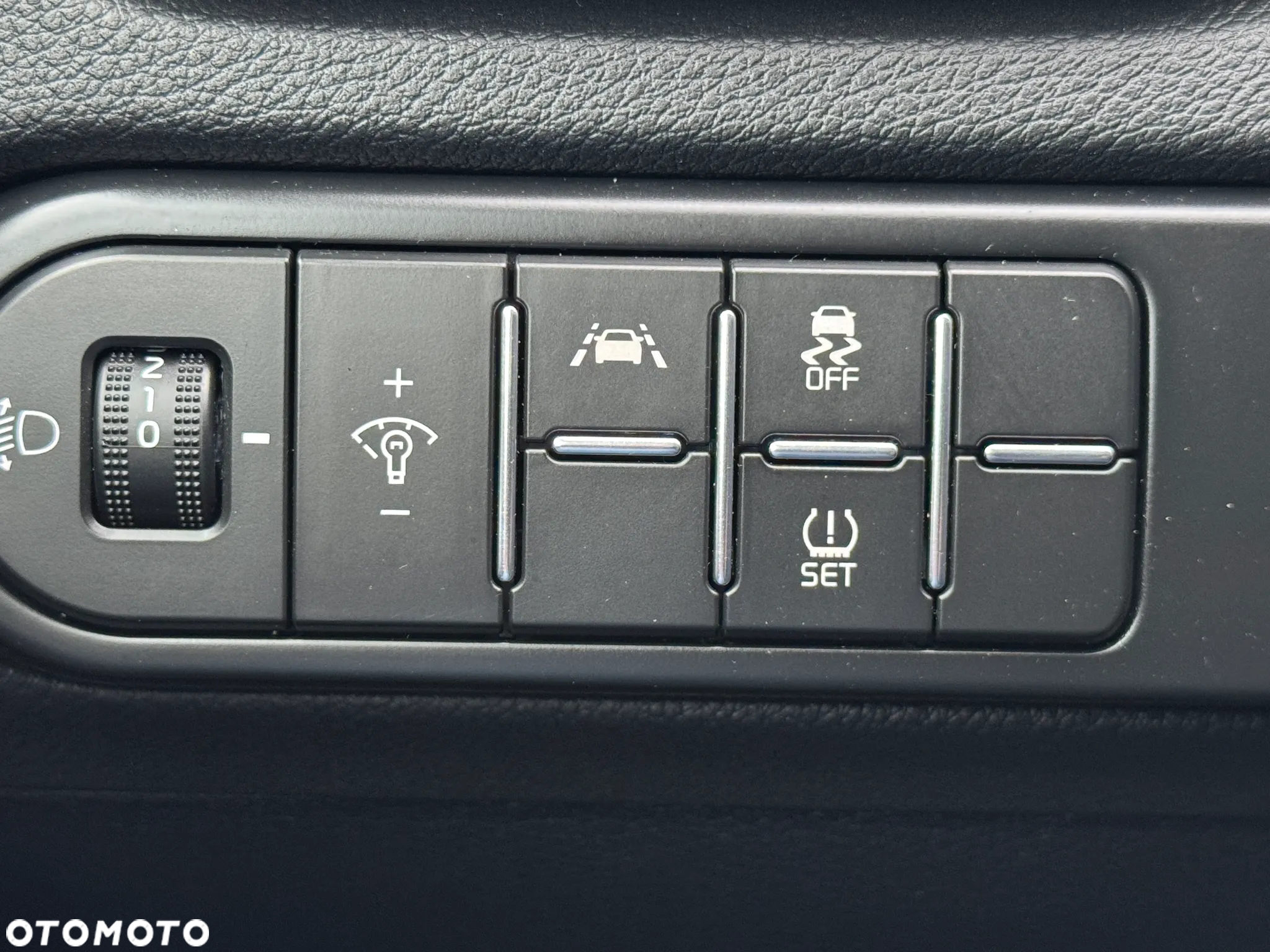 Kia Ceed 1.6 CRDi Eco-Dynamics+ (48V Mild-Hybrid) DCT7 Vision - 22